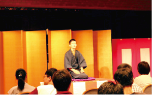 本格的演出!あさがお寄席