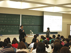 安田学科主任の説明 安田学科主任の説明