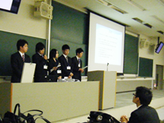 諏澤ゼミ学生 全国学生保険学ゼミナール2010大会で研究発表しました