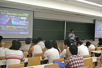 コンピュータ理工学部 学部紹介の様子
