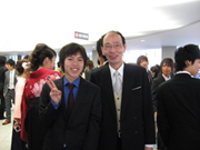 経済学部卒業生交流茶話会開催