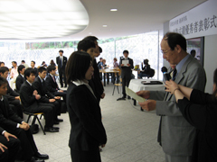 経済学部 学業成績優秀者表彰式が行われました