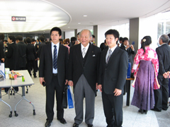 経済学部卒業生交流茶話会開催される 経済学部卒業生交流茶話会開催される