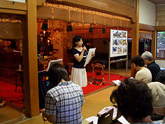 インドネシア語専修の学生が恵光寺で講演