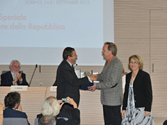 ドイツ語学科のヤスパゼン教授がイタリア大統領特別賞を授与されました
