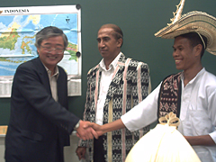 インドネシアPUSAKU中高生との友好交流会の模様