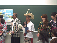 インドネシアPUSAKU中高生との友好交流会の模様