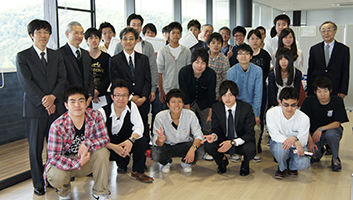 理学部奨励金交付式を挙行しました 理学部奨励金交付式を挙行しました