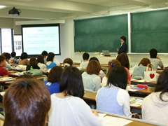 留学講演の様子