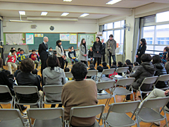 感想を述べる留学生ん