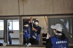 活動1日目はまず、被害を受けた施設の清掃を行いました。
