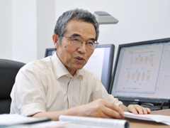総合生命科学部 生命システム学科 教授 吉田 賢右