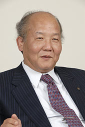 坂井東洋男学長