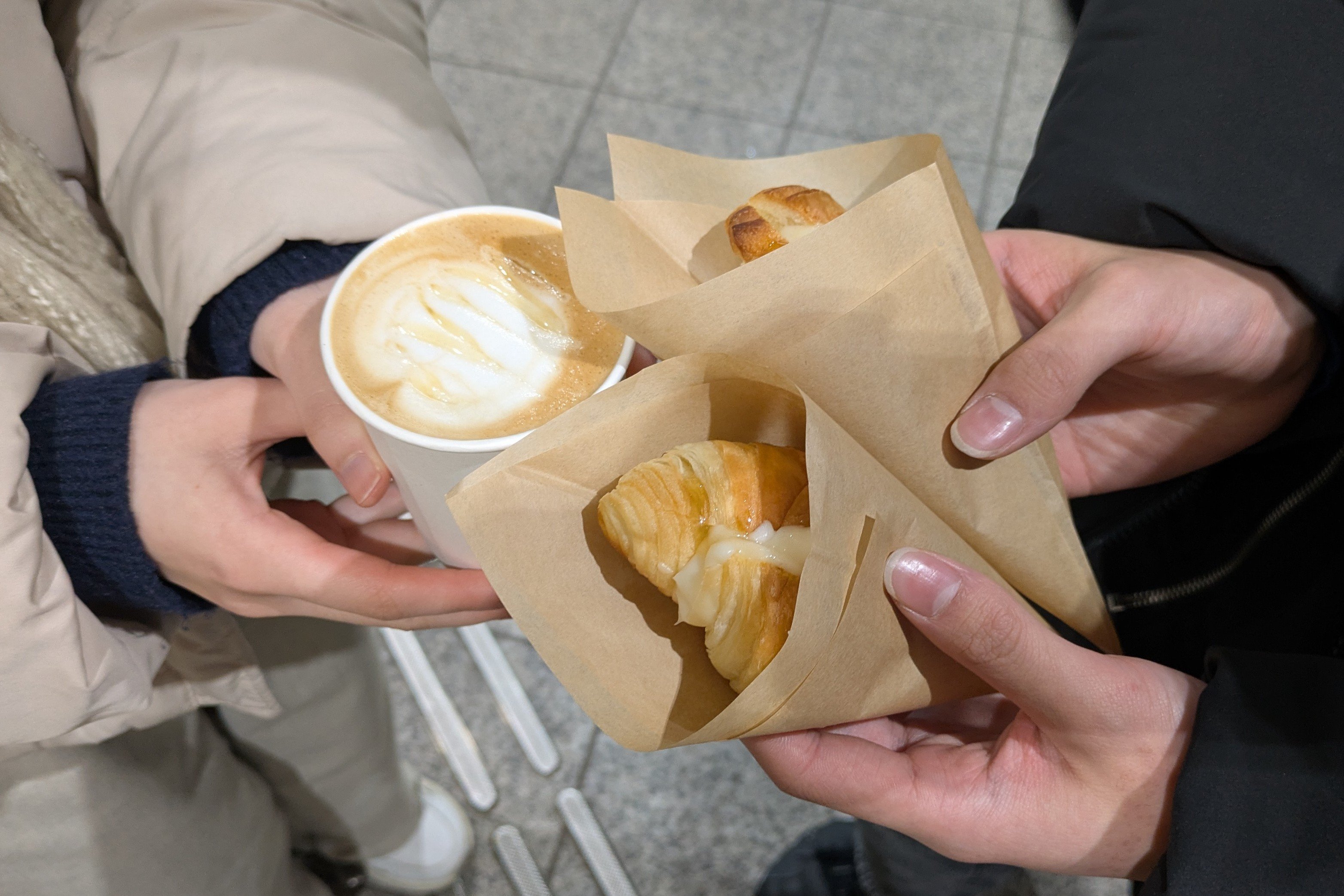 経営学部 中野ゼミが「GOOD TIME COFFEE」とコラボ!ハチミツを使用したデザートを販売!!