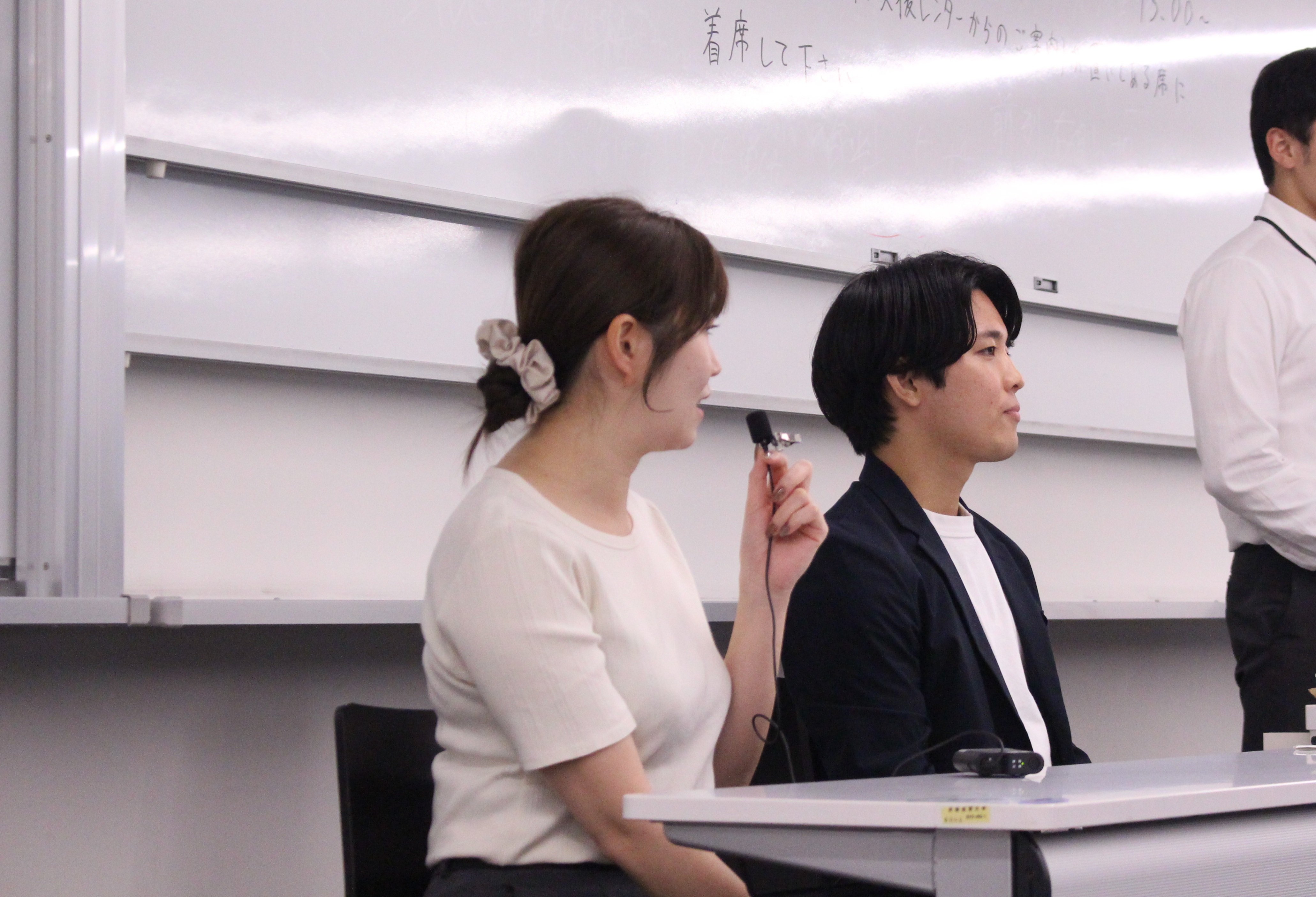2025年度 外国語学部 秋学期在学生ガイダンスでの卒業生講演会