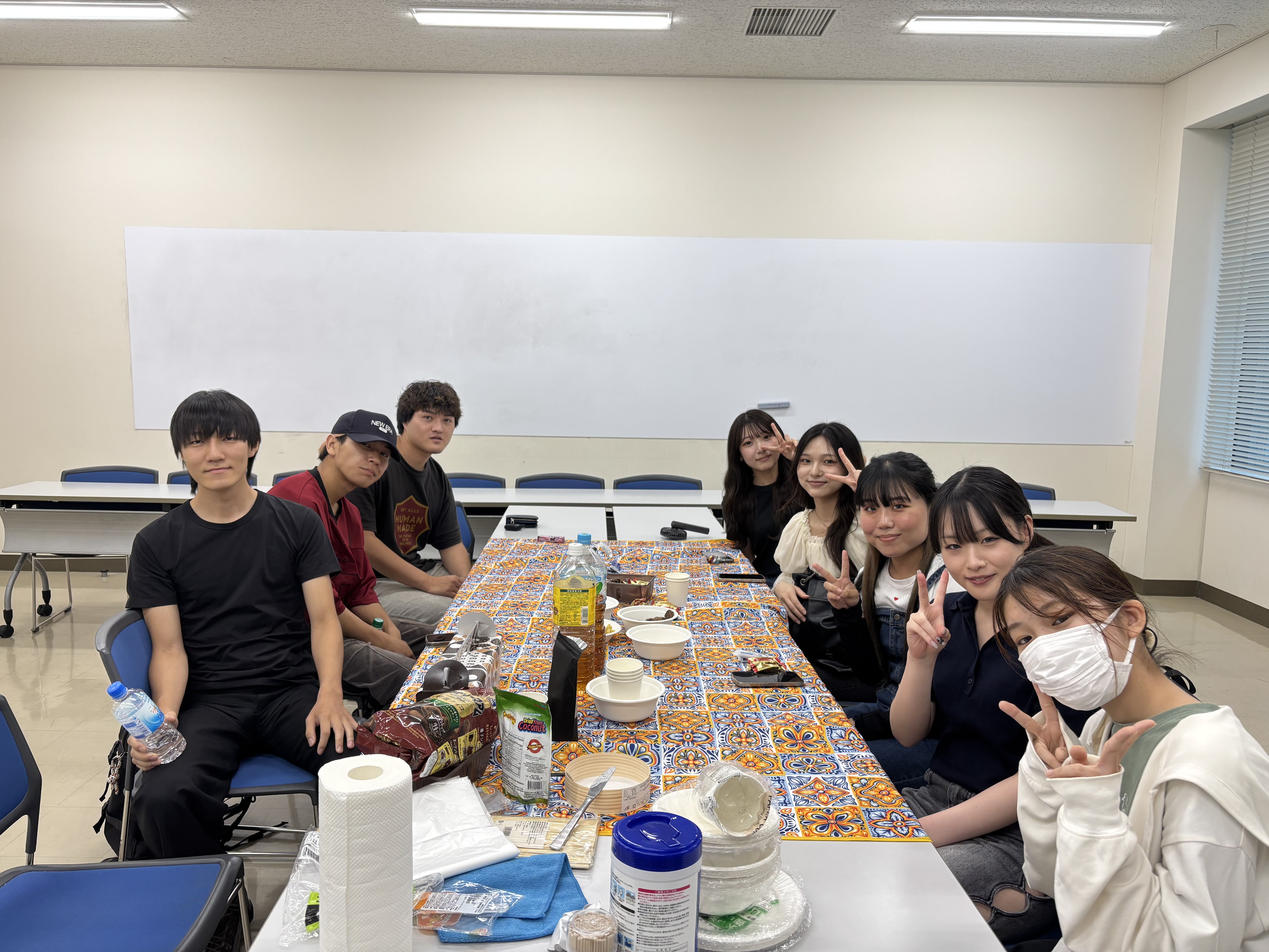 茶話会を兼ねて課題について語らった（3年生ゼミ）