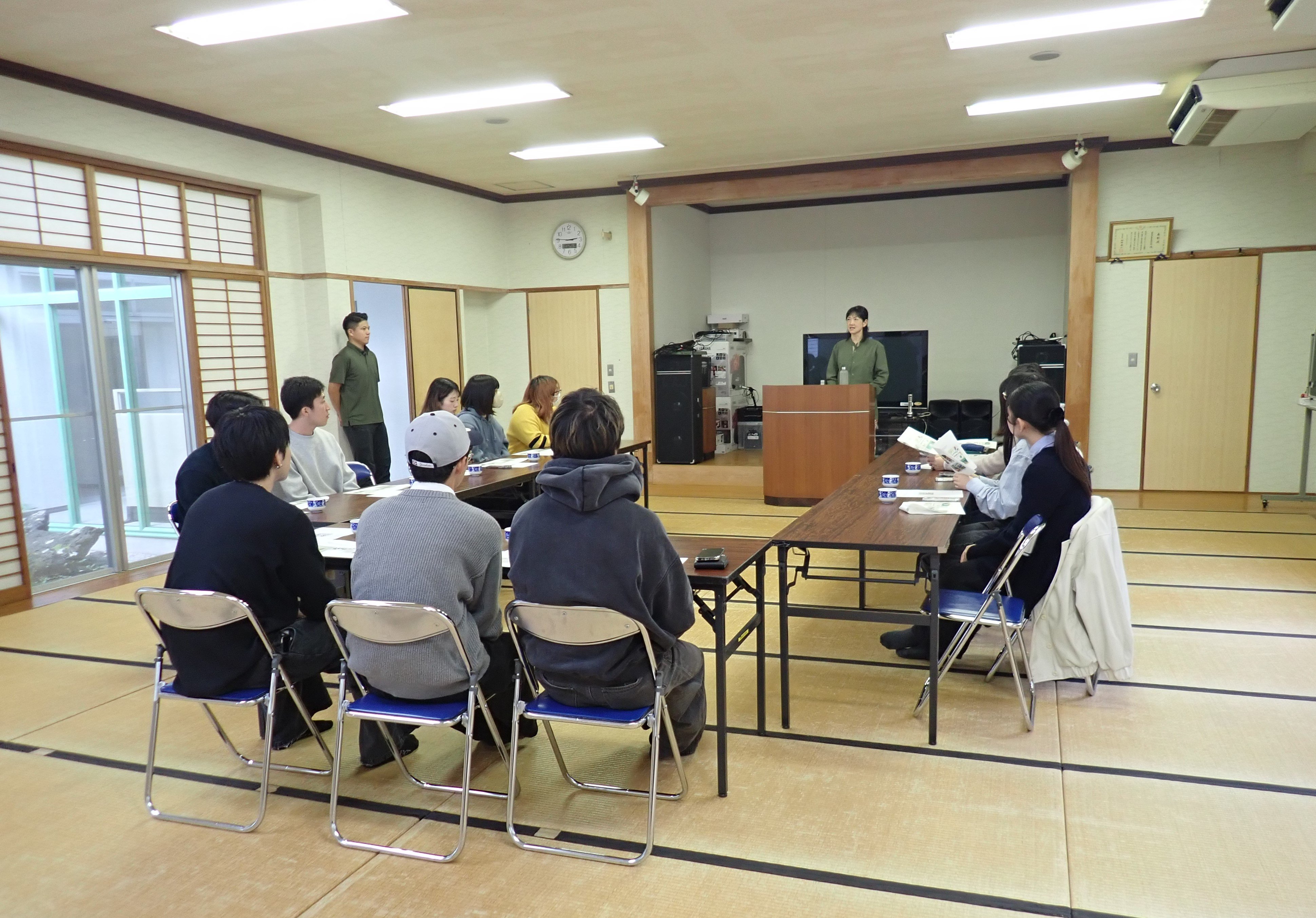 西山氏と広田氏からの地域おこし協力隊の説明と懇談