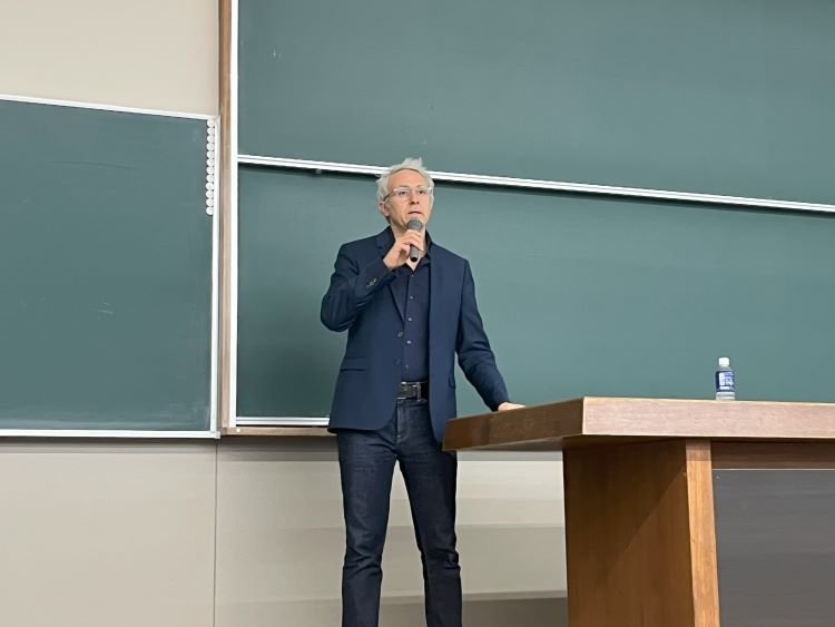 フランスの歴史家イヴァン・ジャブロンカ氏による特別講演「マチズモの歴史」