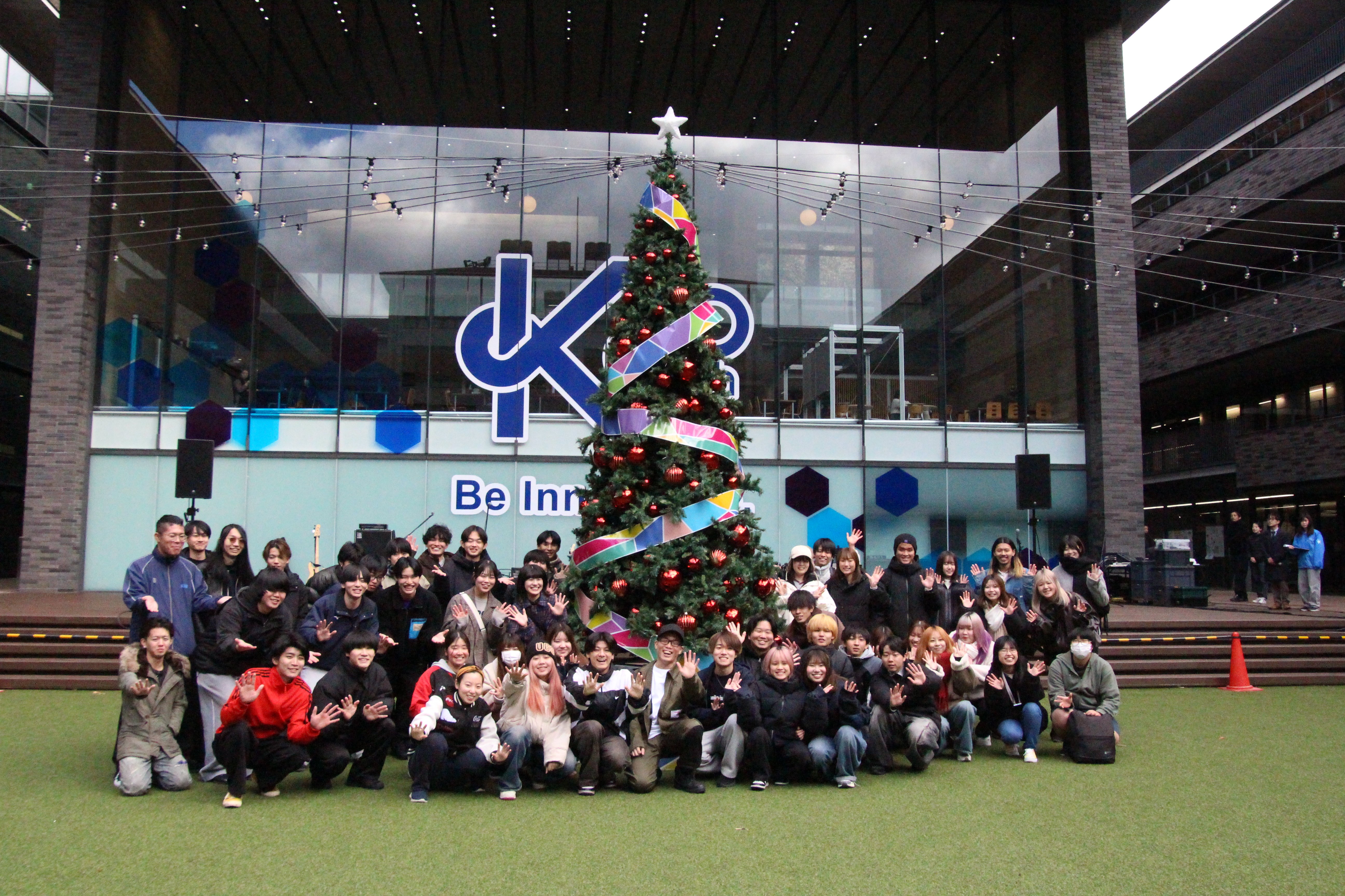 人気インフルエンサーがキャンパスに集結！冬の恒例イベントに虹色侍ずまさん＆うざみちゃん登場 