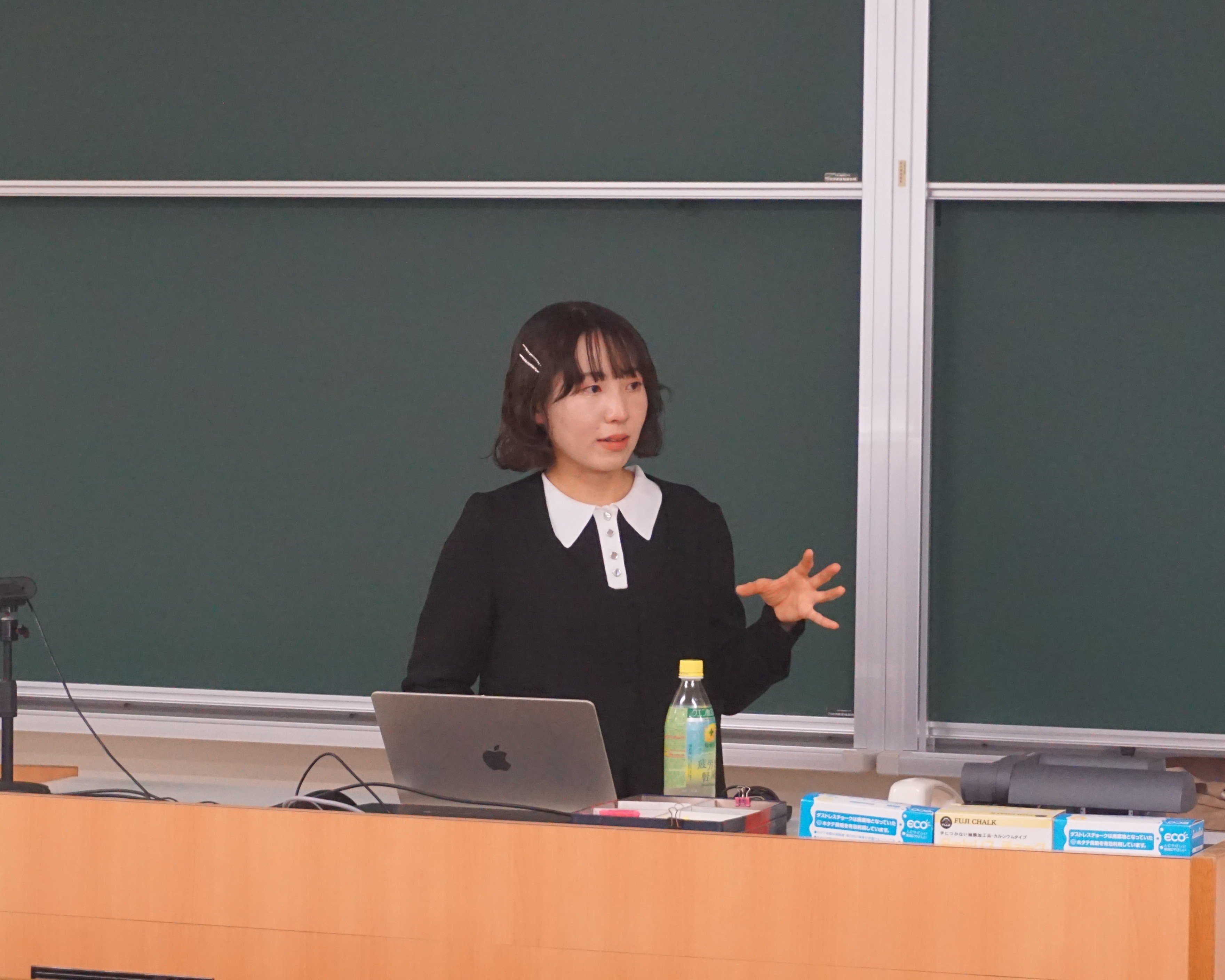 宇宙物理・気象学科 談話会を開催しました