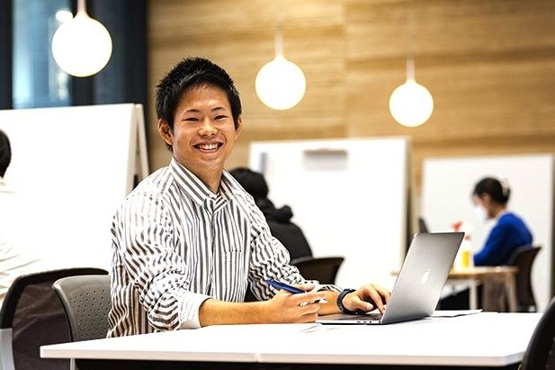先輩の声外国語学部3