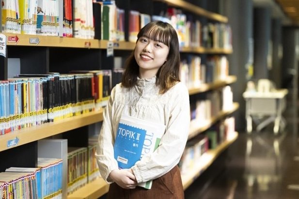 先輩の声外国語学部1