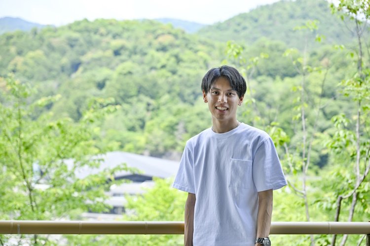 先輩の声外国語学部1