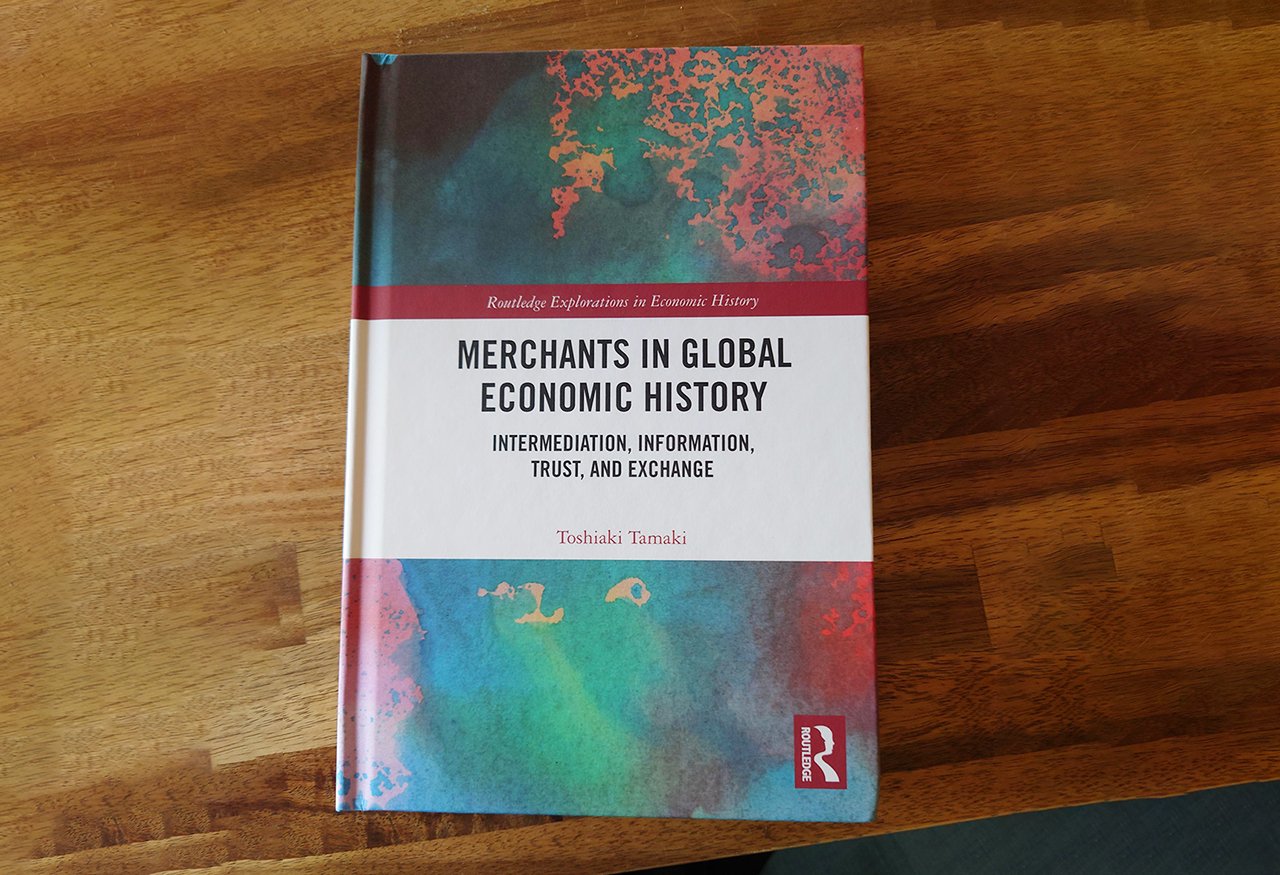 経済学部の玉木俊明教授が、世界的に著名な出版社Routledgeから単著を出版しました!