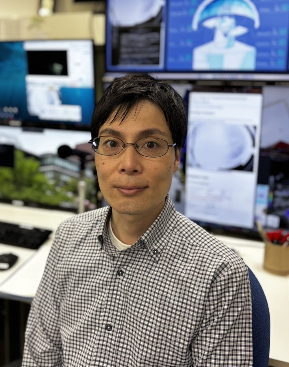 新中善晴さん（京都産業大学 研究機構 専任専門員）