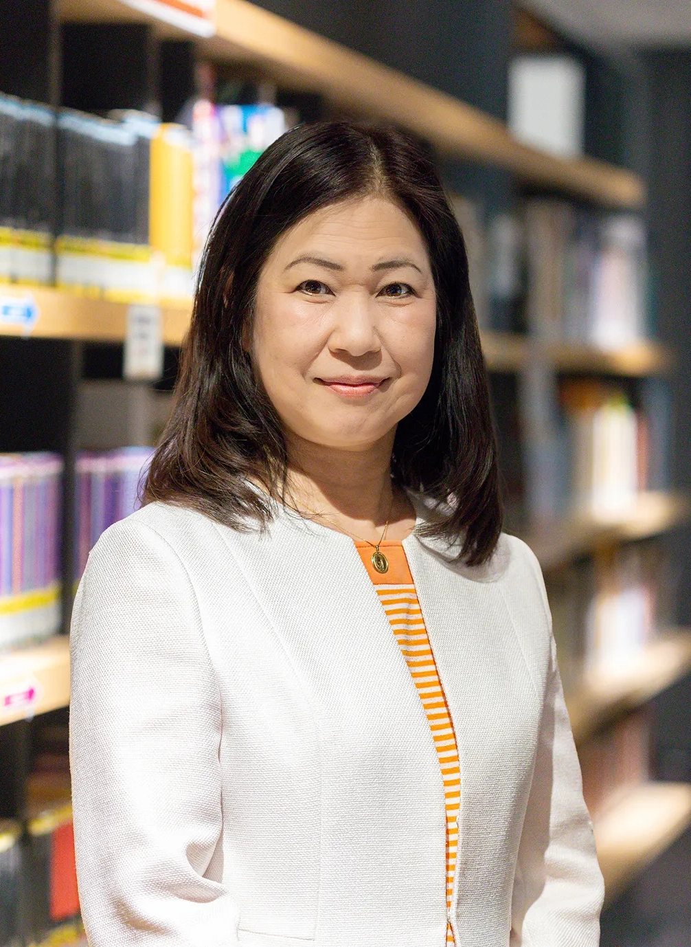 藤野 敦子 教授の写真