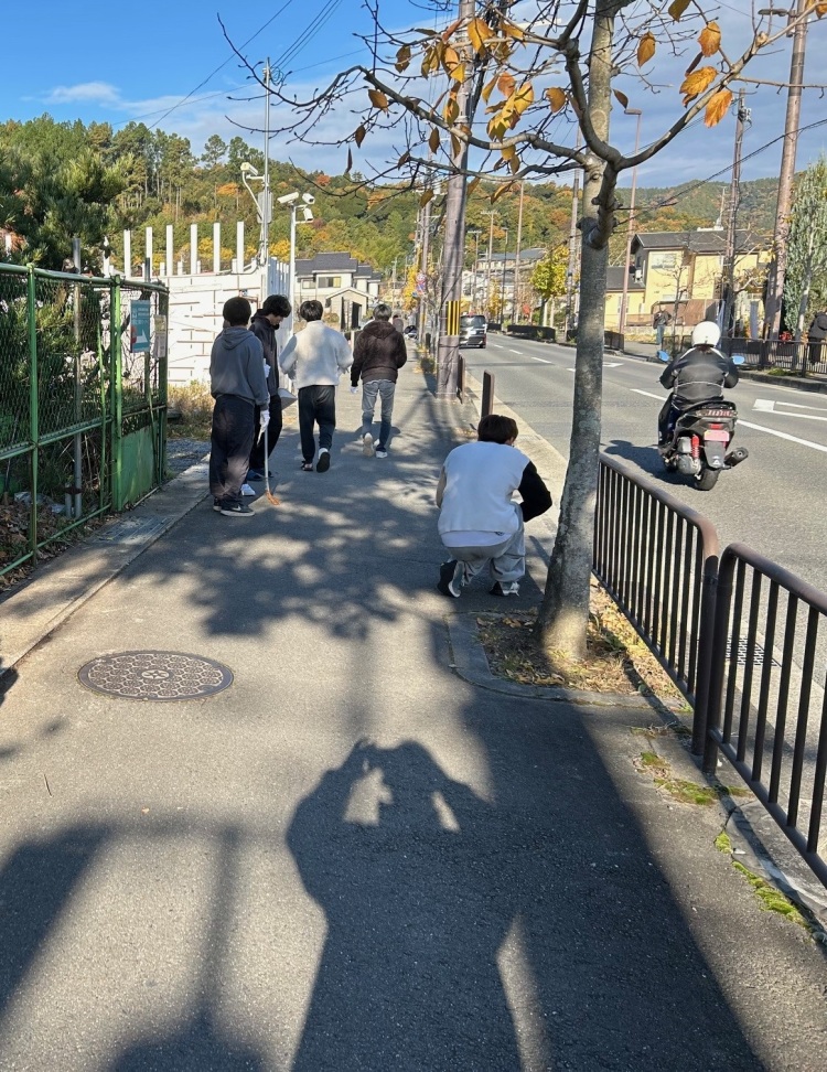 清掃場所へ向かう様子