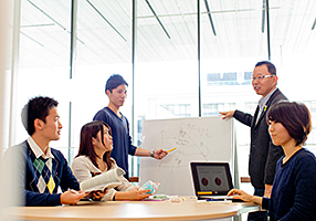学生を変え、企業を変え、社会を変える