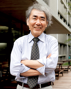 湯川秀樹博士にあこがれ、学生時代は物理学を専攻。　画像