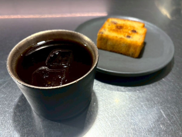 コーヒーとコーンブレッド