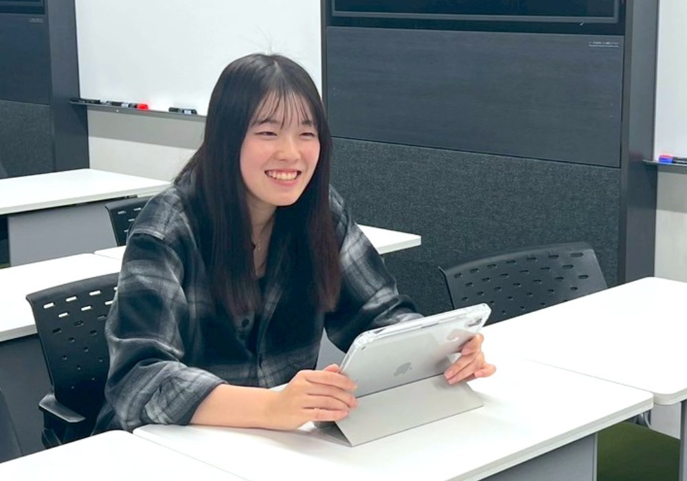 国際関係学部 2年次 堤 梨南（つつみ・りな）さん