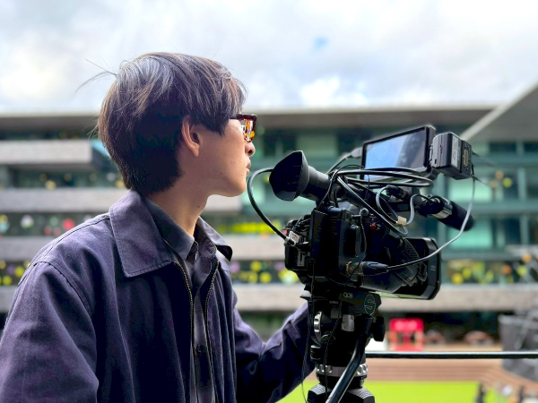 中継を行う脇浜ゼミ生メンバー。ゼミ生総出で配信を行いました。